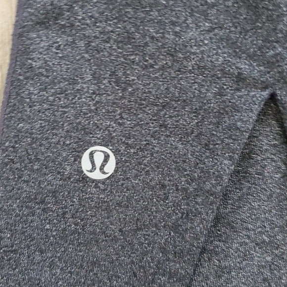 Lululemon Gather and Crop leggings Split Calf Sz 4 - Picture 6 of 9